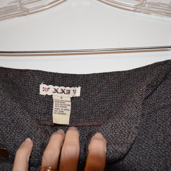 XXZ Grey Woven Polyester-Rayon Front Pockets Decors Low Rise Midi Shorts 0 - Picture 3 of 5